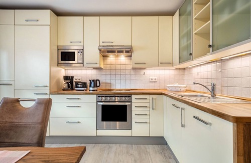 Hoyren Apartment | Apartment 'Mein Lieber Schwan' with Mountain View, Balcony and Wi-Fi