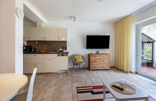 Lindhoft Apartment | Apartment "Meerfamilie" close to the Sea with Terrace & Wi-Fi