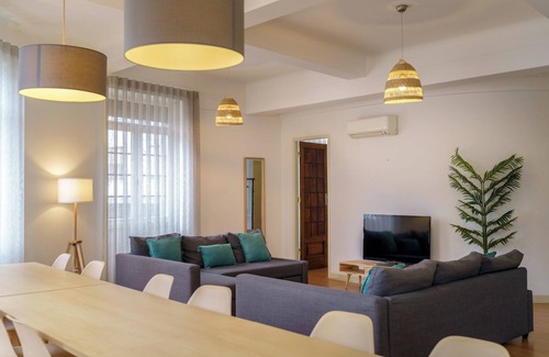 Centro / Baixa Villa | Apartment Miragaia - Five Bedroom Villa, Sleeps 15