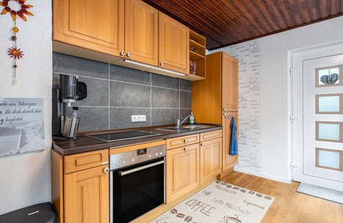 Trendelburg Apartment | Apartment 'Mit Flair' with Private Terrace, Balcony and Wi-Fi