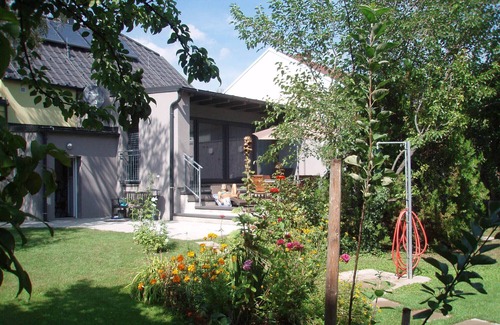 Monchhof House | Apartment mit Terrasse und Garten