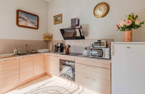 Carla-de-Roquefort Cottage | Apartment 'Moulin Ariège' with Mountain View, Private Garden and Air Conditioning