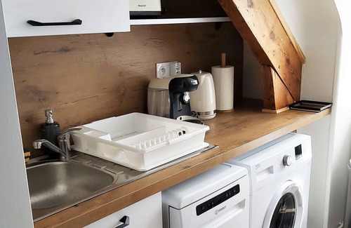 Coutances Apartment | Apartment-Modern-Ensuite-City View