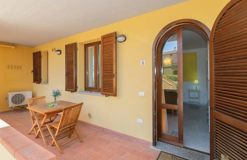 Suvereto Apartment | Apartment 'Monolocale Colorino' with Terrace, Shared Pool & Wi-Fi