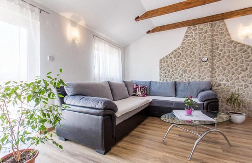 Silo Apartment | Apartment Nadia