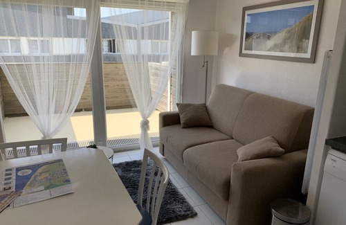 Fort-Mahon-Plage Apartment | Apartment near beach with parking and balcony