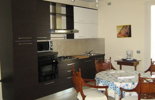 Capannori Apartment | Apartment near Lucca in a modern villa with pool