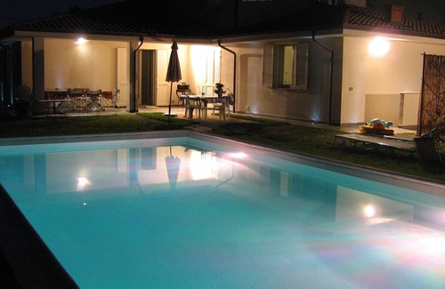 Capannori Apartment | Apartment near Lucca in a modern villa with pool