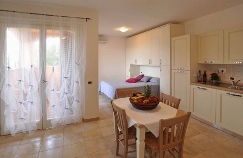 Puntone Apartment | Apartment near the sea with private outside space, Air Conditioning,Wi-Fi.MV