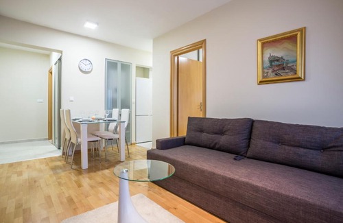 Znjan Apartment | Apartment Nika