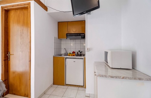 Nikiana Apartment | Apartment "Nikoleta Studio 4" with sea view, terrace & WLAN