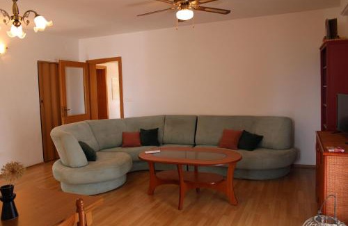 Sveti Vid-Miholjice Apartment | Apartment Noel