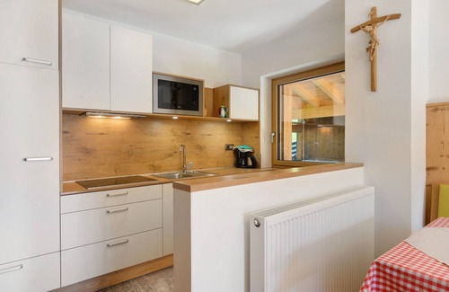 Velturno Apartment | Apartment 'Oberhemberger Hof Oanser' with Mountain View, Shared Terrace and Wi-Fi