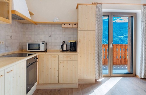 Velturno Apartment | Apartment 'Oberhemberger Hof Zwoaer' with Mountain View, Shared Terrace and Wi-Fi