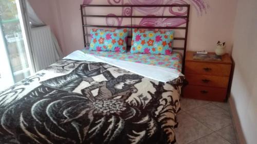 Thessaloniki Apartment | Apartment on 4th floor with a huge balcony! 10 min away from Metro!