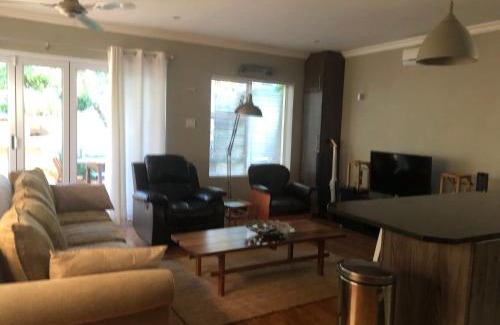 Port Elizabeth Apartment | Apartment on Constance Road