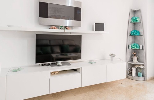 Cadiz Apartment | Apartment On the Beach with Large Terrace & Wi-Fi
