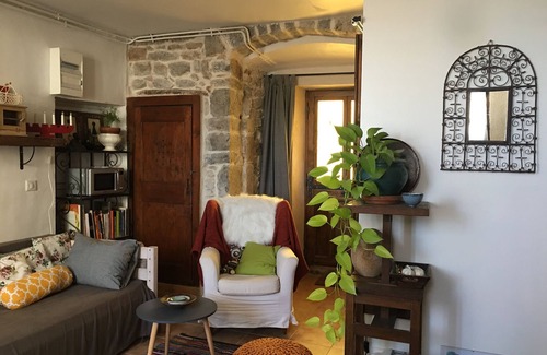 Sauve Apartment | Apartment on the ground floor of an old house in the heart of Sauve