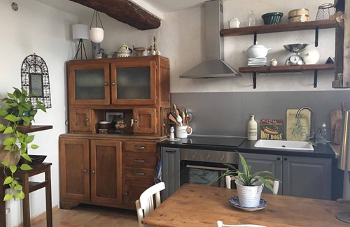 Sauve Apartment | Apartment on the ground floor of an old house in the heart of Sauve