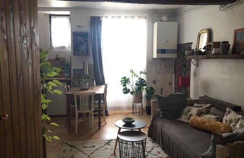 Sauve Apartment | Apartment on the ground floor of an old house in the heart of Sauve