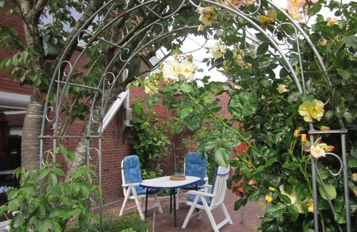 Norddeich Apartment | Apartment on the upper floor in a quiet location with garden use