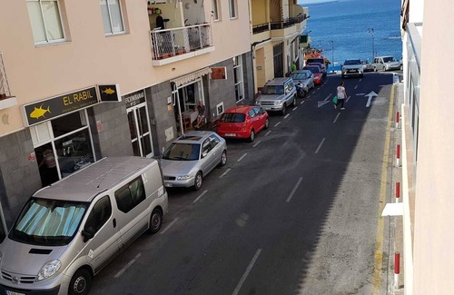 Alcala Condo | Apartment overlooking the sea located 100 meters from the sea.