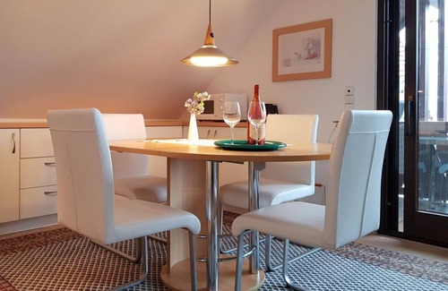 Oberotterbach Apartment | Apartment Panoramablick - apartment/apartment, shower and bath, toilet, mint condition