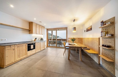 Meltina Apartment | Apartment 'Parliflhof Salten' with Mountain View, Shared Garden and Wi-Fi