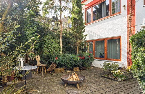 Friedrichshafen Apartment | Apartment 'Pe Loft Central' with garden courtyard and Wi-Fi