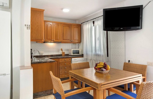 Lomo Quiebre Apartment | Apartment Pedro with Sea & Mountain View, Garden & Wi-Fi