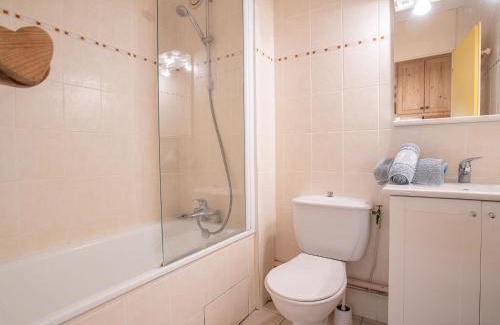 Les Menuires Apartment | Apartment Pelvoux 102 by Interhome