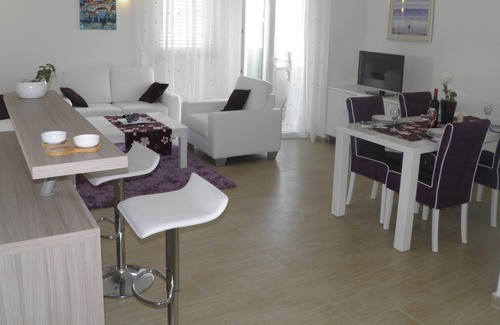 Dinjiska Apartment | Apartment Perla 2-island Pag seafront