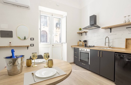 Palermo Apartment | Apartment 'Piccolo Incanto Spa Palermo' with Wi-Fi and Air Conditioning