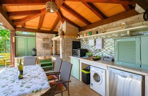 Tinjan Apartment | Apartment Pina by Interhome