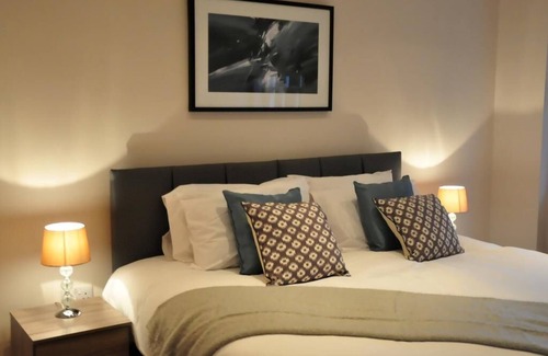 Andover Apartment | Apartment-Private Bathroom-2 Bedrooms
