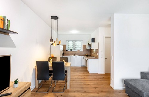 Leutesdorf Apartment | Apartment 'Punkt15' with Private Terrace, Private Garden and Wi-Fi