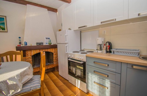 Punta Kriza Apartment | Apartment Punta Blue, only 5m from the sea, the island of Cres