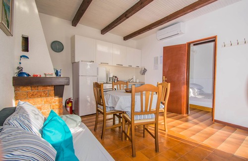 Punta Kriza Apartment | Apartment Punta Blue, only 5m from the sea, the island of Cres