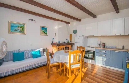 Punta Kriza House | Apartment "Punta Blue" with view of the water