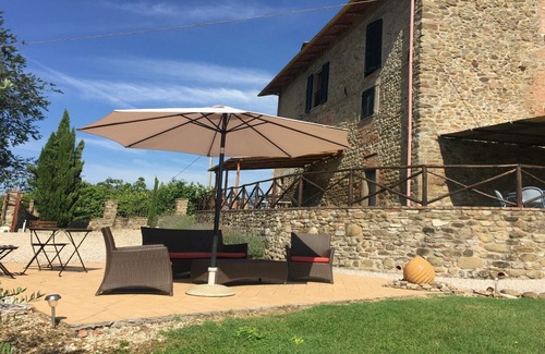 Bivio Lugnano House | Apartment Quercia (sleeps 2 - 4 + cot)