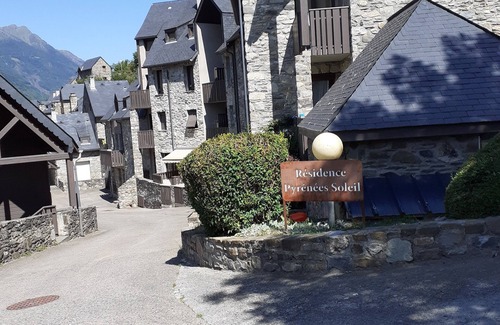 Esquieze-Sere Apartment | Apartment rental in esquieze-seres hautes pyrénnées