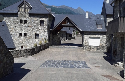 Esquieze-Sere Apartment | Apartment rental in esquieze-seres hautes pyrénnées