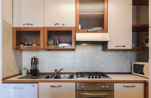 La Pietraia Apartment | Apartment Royal on the Beach with Sea View, A/C, Wi-Fi, Balcony & Terrace