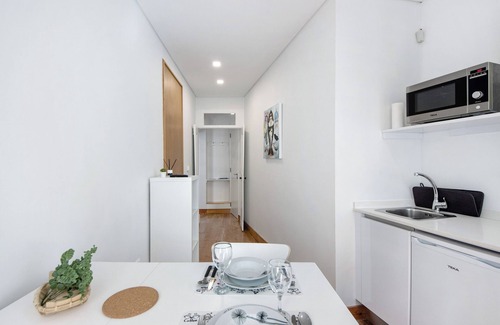 Aveiro Apartment | Apartment 'São Roque Sweet Burgo - T2' with Wi-Fi and Air Conditioning