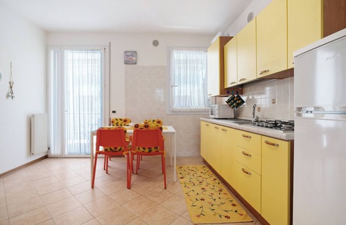 Lido di Jesolo Apartment | Apartment 'San Paolo 07' with Private Terrace and Air Conditioning
