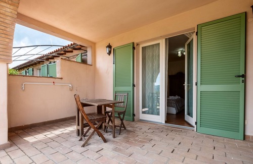 Manciano Apartment | Apartment 'Santolina' with Shared Pool, Wi-Fi and Air Conditioning