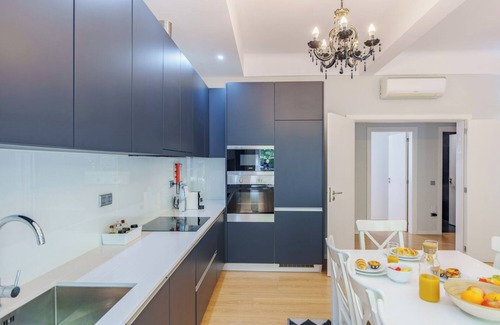 Centro / Baixa Villa | Apartment Saragossa - Three Bedroom Villa, Sleeps 8