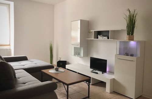 Nonnweiler Apartment | Apartment 'Schneiders 2' with Shared Terrace and Wi-Fi