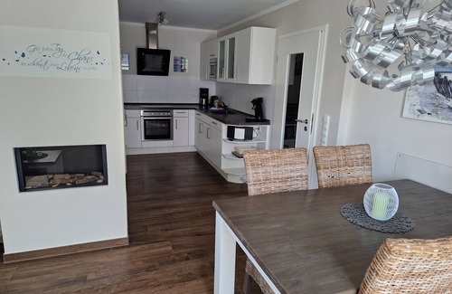 Seebad Bansin Condo | Apartment Schloonblick, central, 300 m beach, free WiFi, gas fireplace, 2 balconies