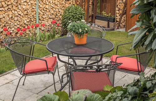 Kressbronn Apartment | Apartment "Schneider" close to Lake Constance with Wi-Fi, Terrace & Garden